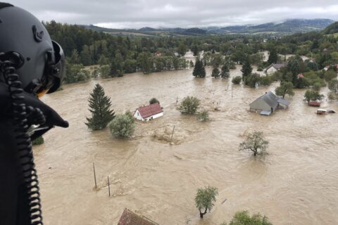 Budapest and Poland’s Wroclaw reinforce river banks ahead of more flooding in Central Europe