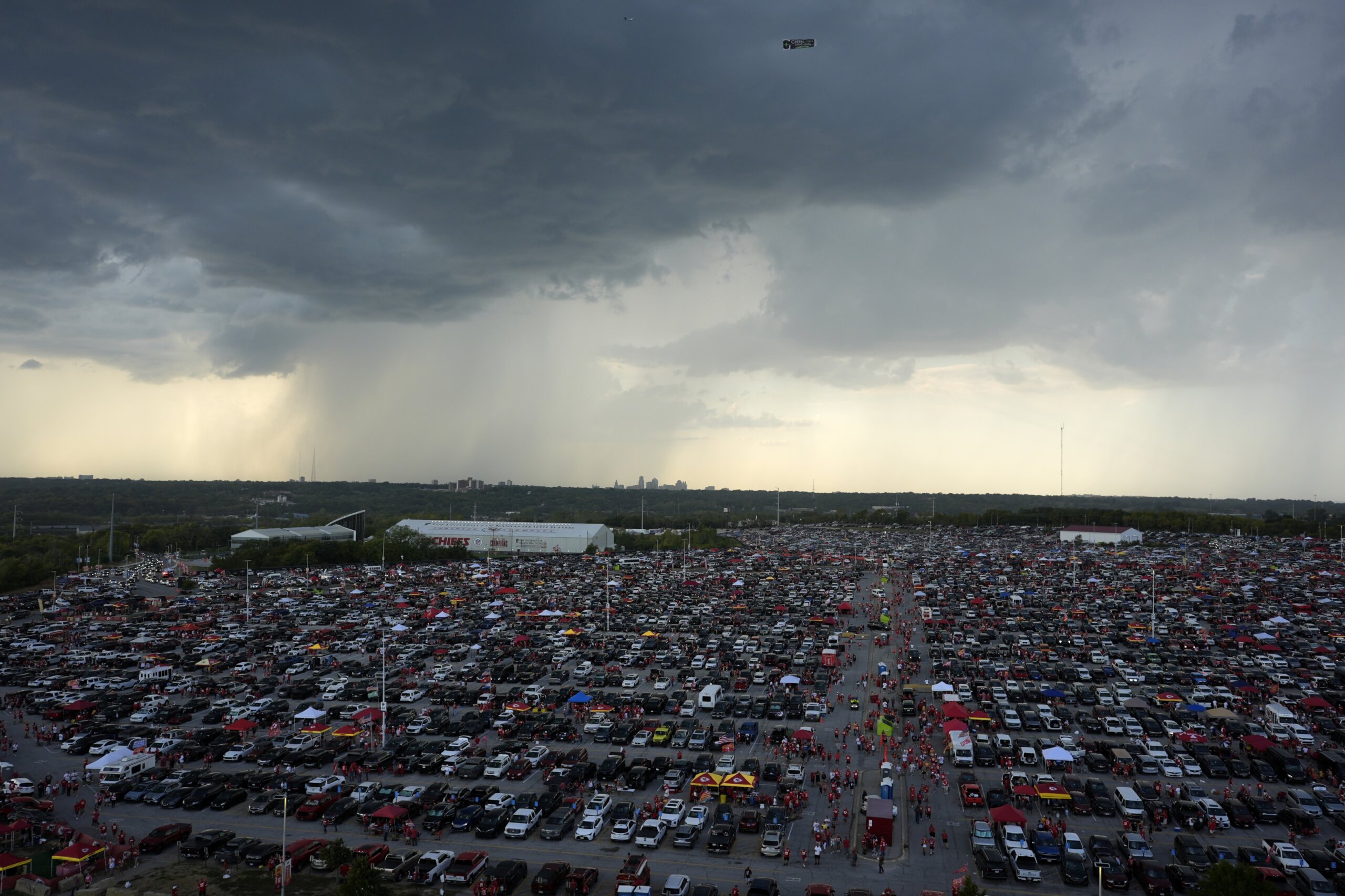 NFL season opener between Ravens and Chiefs postponed by 20 minutes after storm over Kansas City