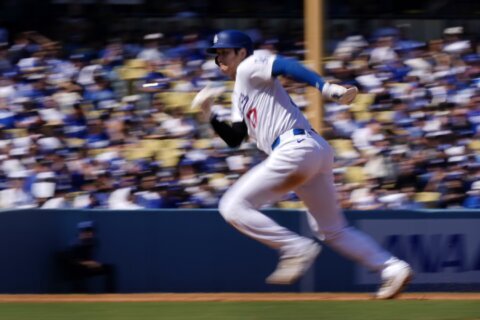 Ohtani, Betts go back-to-back in ninth as Dodgers rally past Rockies 6-5