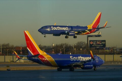 Hedge fund Elliott Investment Management steps up pressure on Southwest Airlines' management