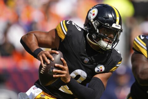 Steelers sticking with Justin Fields at QB while Russell Wilson rehabs calf injury