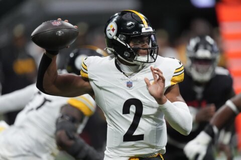 Steelers preparing to start Justin Fields against the Broncos while Russell Wilson deals with injury