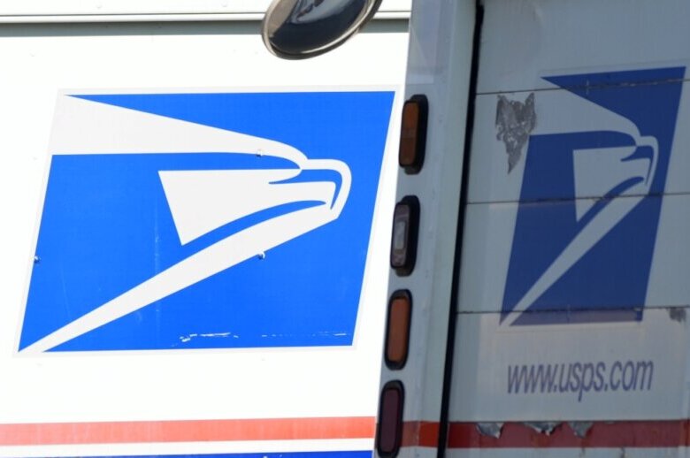 DC police search for 2 suspects in robbery of postal service letter carrier – WTOP News