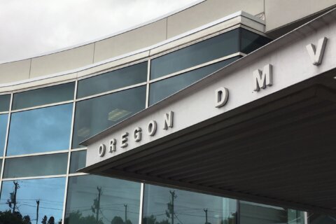 Oregon DMV waited weeks to tell elections officials about voter registration error