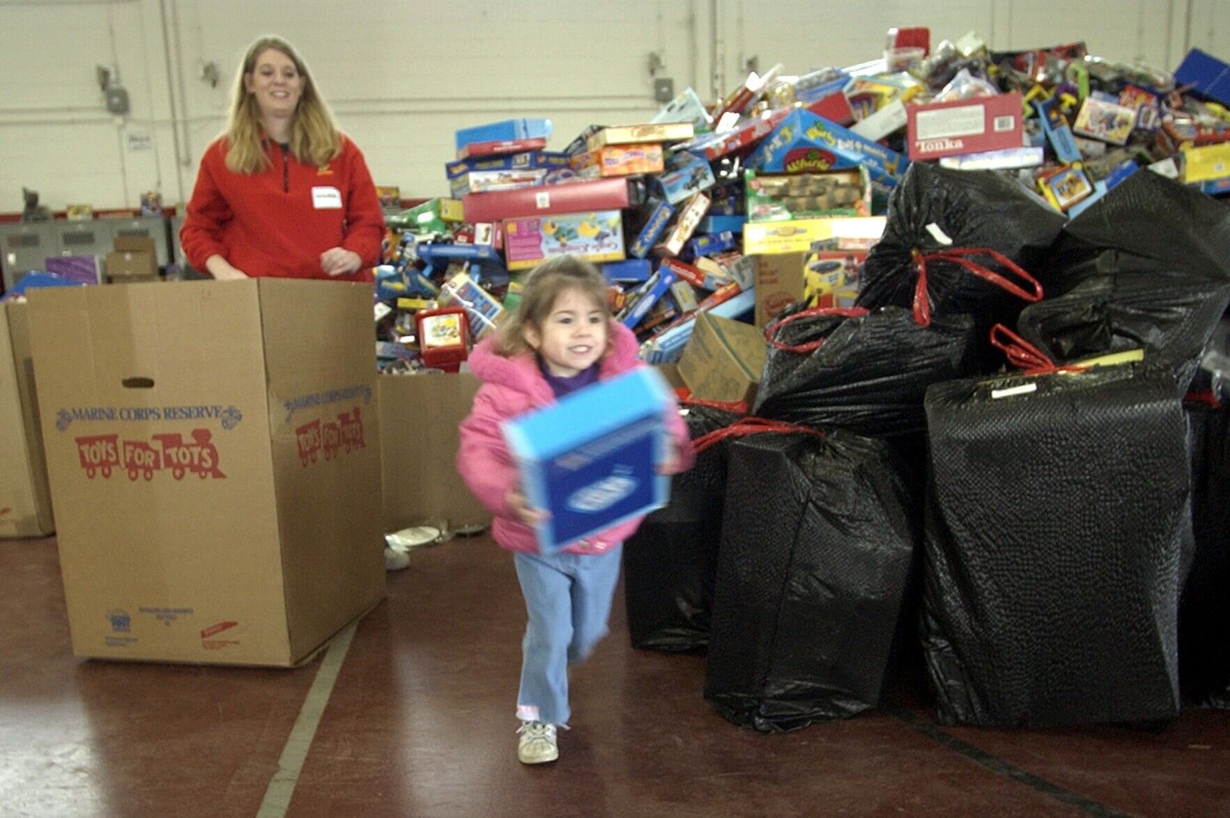 Toys for Tots needs Christmas miracle in Montgomery County – WTOP News