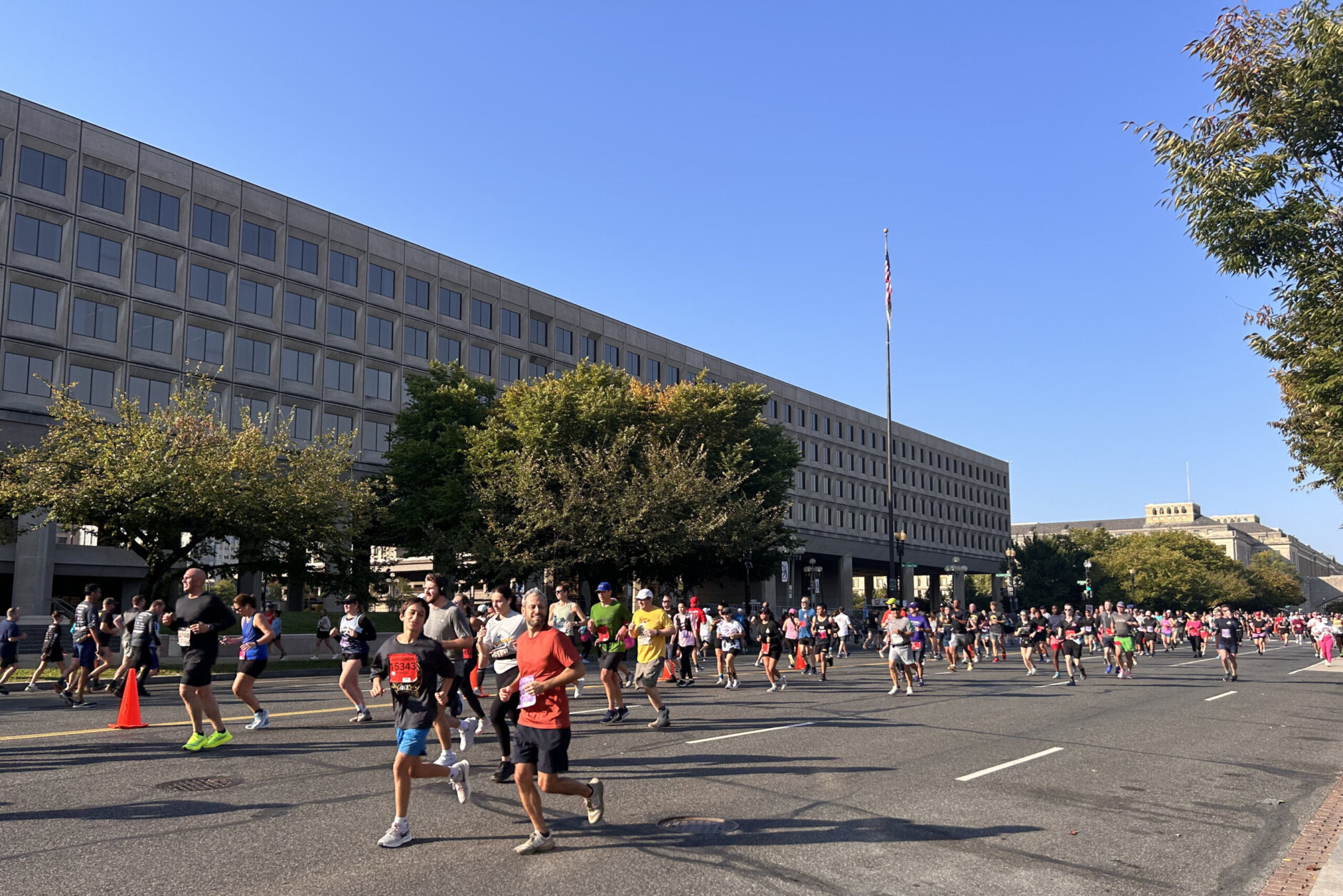 People running in Army Ten-Miler