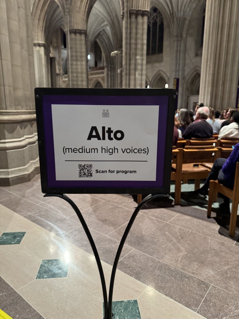 a sign to designate which singers should sit in this section, Alto