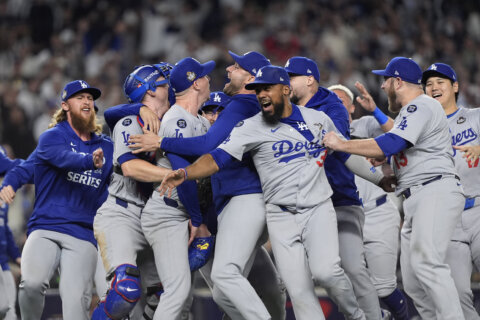 Dodgers win World Series in 5 games, overcome 5-run deficit with help of errors to beat Yankees 7-6