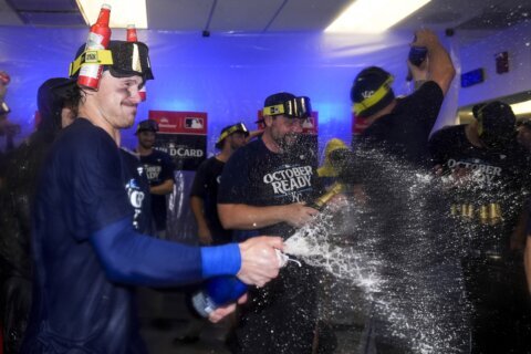 Bobby Witt Jr. and the Royals go from 2 late 7-game losing streaks to the AL Division Series