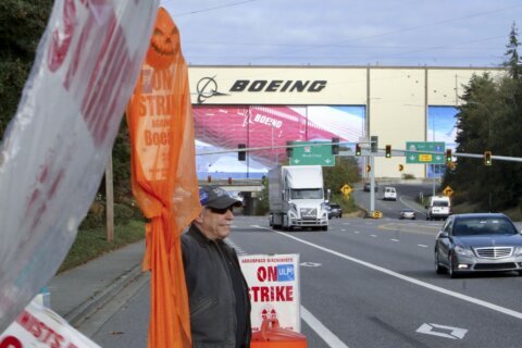 Boeing factory workers vote to reject contract and continue 6-week strike