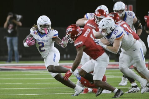 Ashton Jeanty runs for 128 yards and winning TD, No. 17 Boise State beats UNLV 29-24