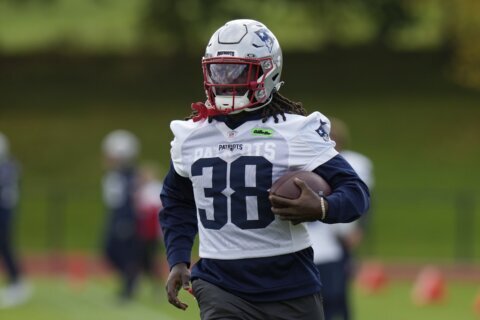 Patriots RB Stevenson active but Jags RB Etienne out for Wembley game