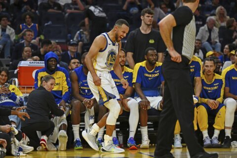 Stephen Curry will miss at least two games for Warriors with left ankle injury