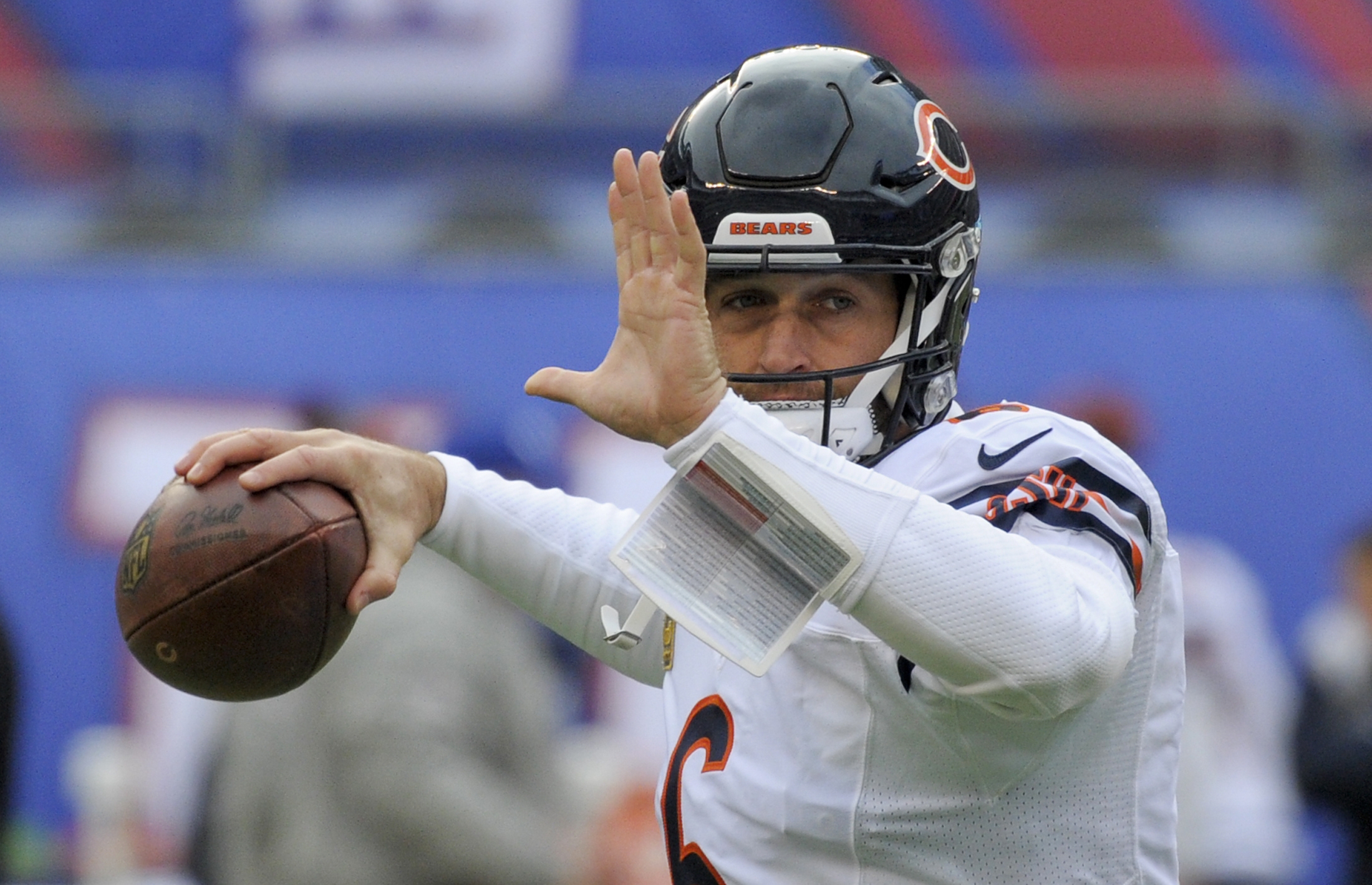 Former NFL quarterback Jay Cutler charged with DUI, possession of handgun after traffic accident - News