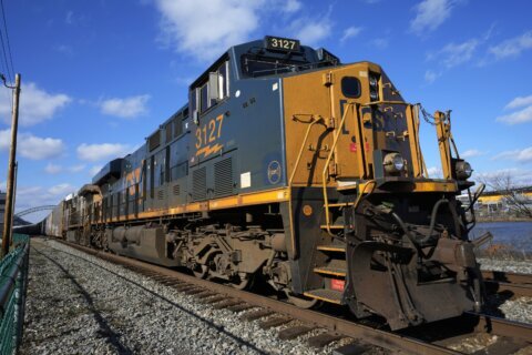 CSX profit rose 8% in the third quarter but hurricane damage will impact current period