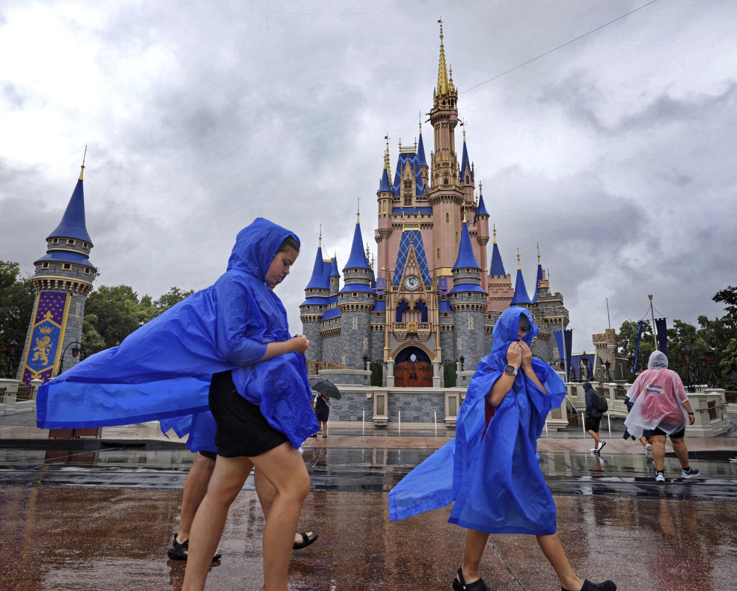 Disney World and Universal Orlando remain open ahead of Hurricane Milton - WTOP News