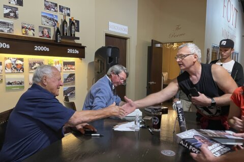 A.J. Foyt still drawing big crowds on or off the track in Indianapolis