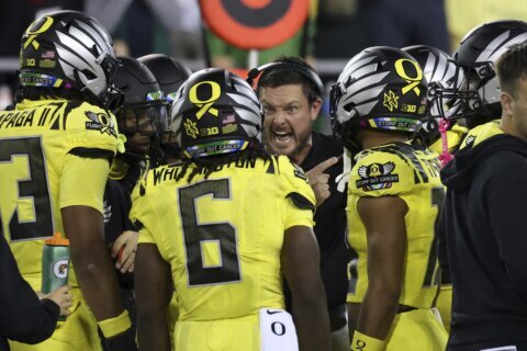 Dillon Gabriel, Jordan James lead No. 6 Oregon to 31-10 victory over Michigan State