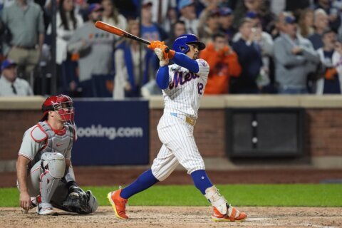 Francisco Lindor’s grand slam sends Mets into NLCS with 4-1 win over Phillies in Game 4 of NLDS