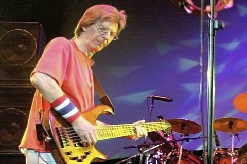 Phil Lesh, founding member of Grateful Dead and influential bassist, dies at 84