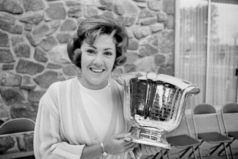 Hall of Famer Susie Maxwell Berning, a 4-time major champion while raising 2 daughters, dies at 83