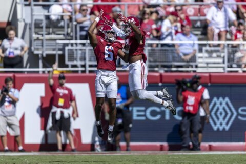 No. 7 Alabama overcomes botched recovery of an onside kick to beat South Carolina 27-25