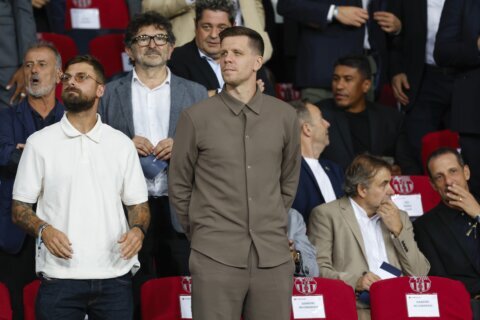 Former Poland goalkeeper Szczesny joins Barcelona after announcing his retirement in August