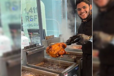 DC restaurant continues Thanksgiving turkey-fry tradition for a cause