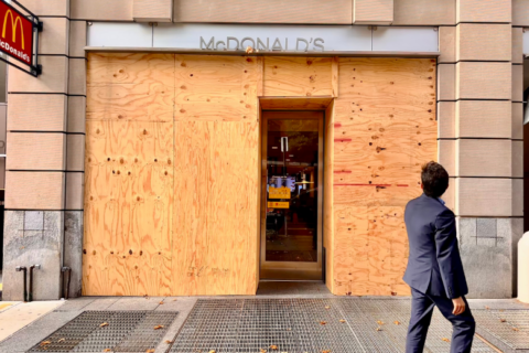 Buildings near White House prepare for election by boarding up