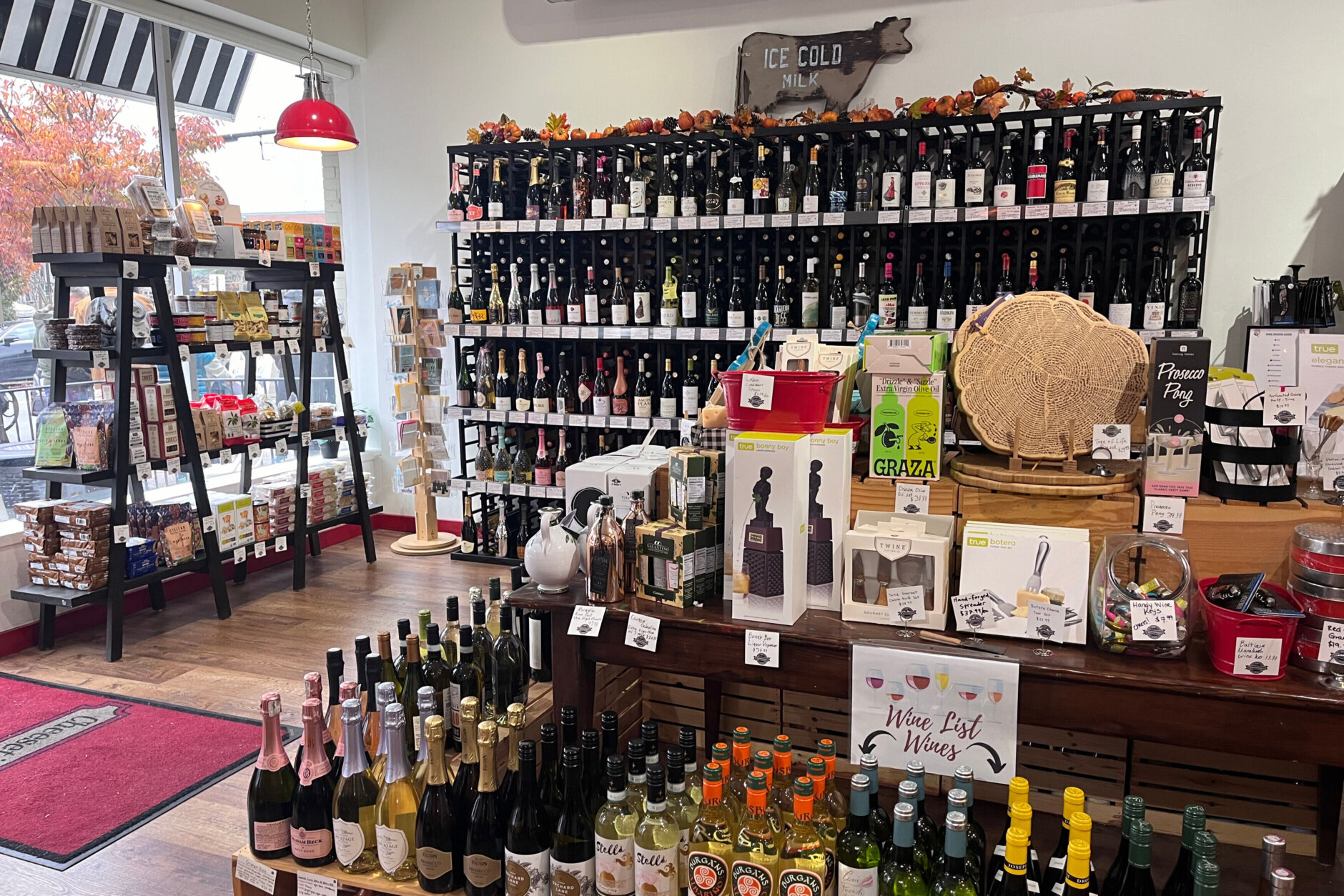 A view of the interior floor of the Cheesetique in Del Ray