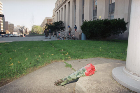 DC police, FBI remember victims of tragic shooting at police headquarters 30 years later