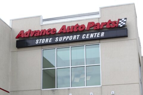 Advance Auto Parts is closing hundreds of stores in an  effort to turn its business around