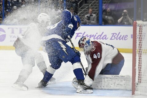 Hagel ties NHL record with 4 assists in 1st period, Lightning beat Avalanche 8-2