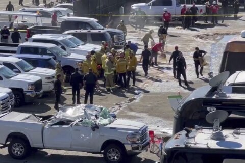 3 hurt when small plane crashes near Southern California dragstrip hosting racing event