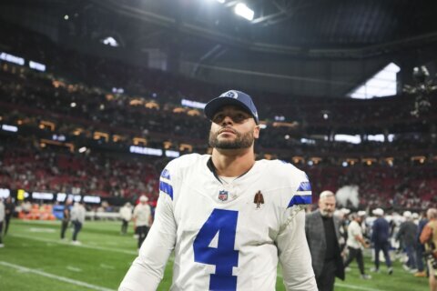 Cowboys QB Dak Prescott has a hamstring tear and surgery is an option, AP source says