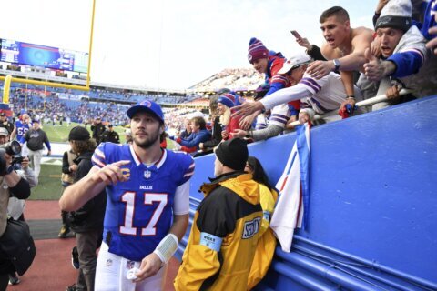 Bills QB Allen dismisses comparisons to Mahomes by noting he’s 0-3 in playoffs against Chiefs star