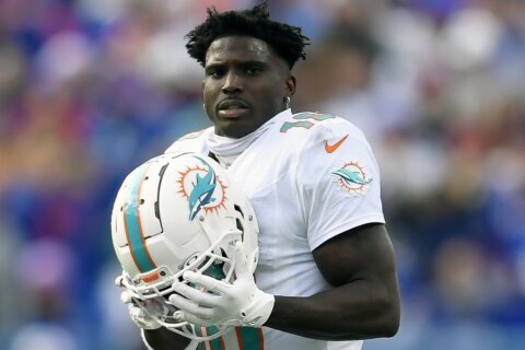 Traffic citations against Dolphins’ Tyreek Hill dismissed after officers no-show at hearing