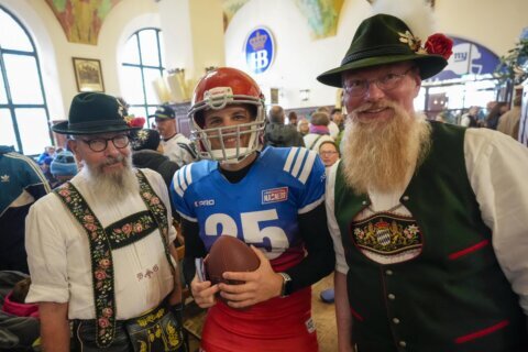 Germany’s legion of NFL fans welcomes the 2-7 Giants and Panthers after Brady and Mahomes