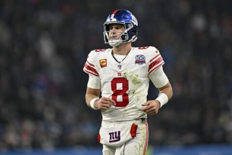 Giants bench QB Daniel Jones and will start Tommy DeVito vs. the Bucs, AP source says