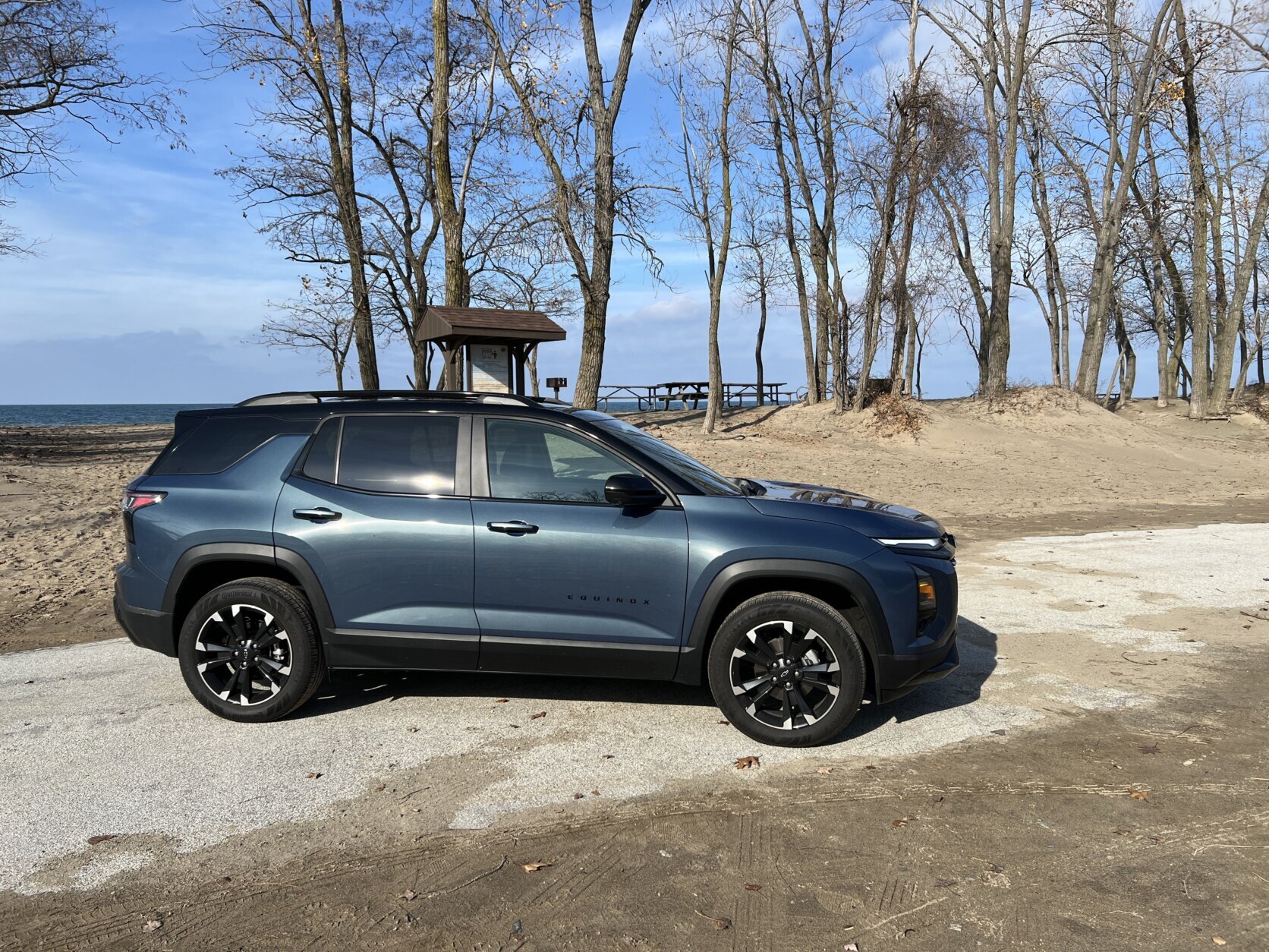 Exterior of the 2025 Chevrolet Equinox RS