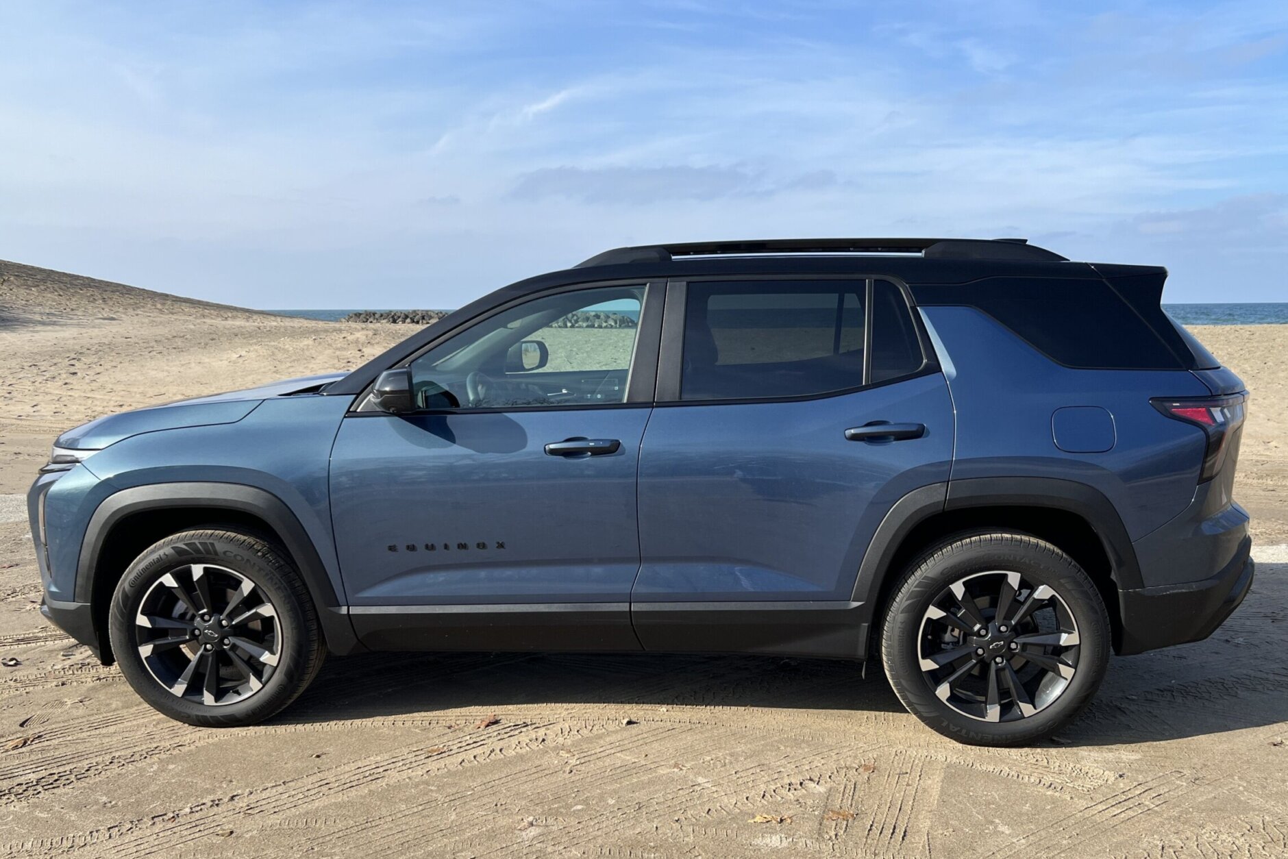 Exterior of the 2025 Chevrolet Equinox RS