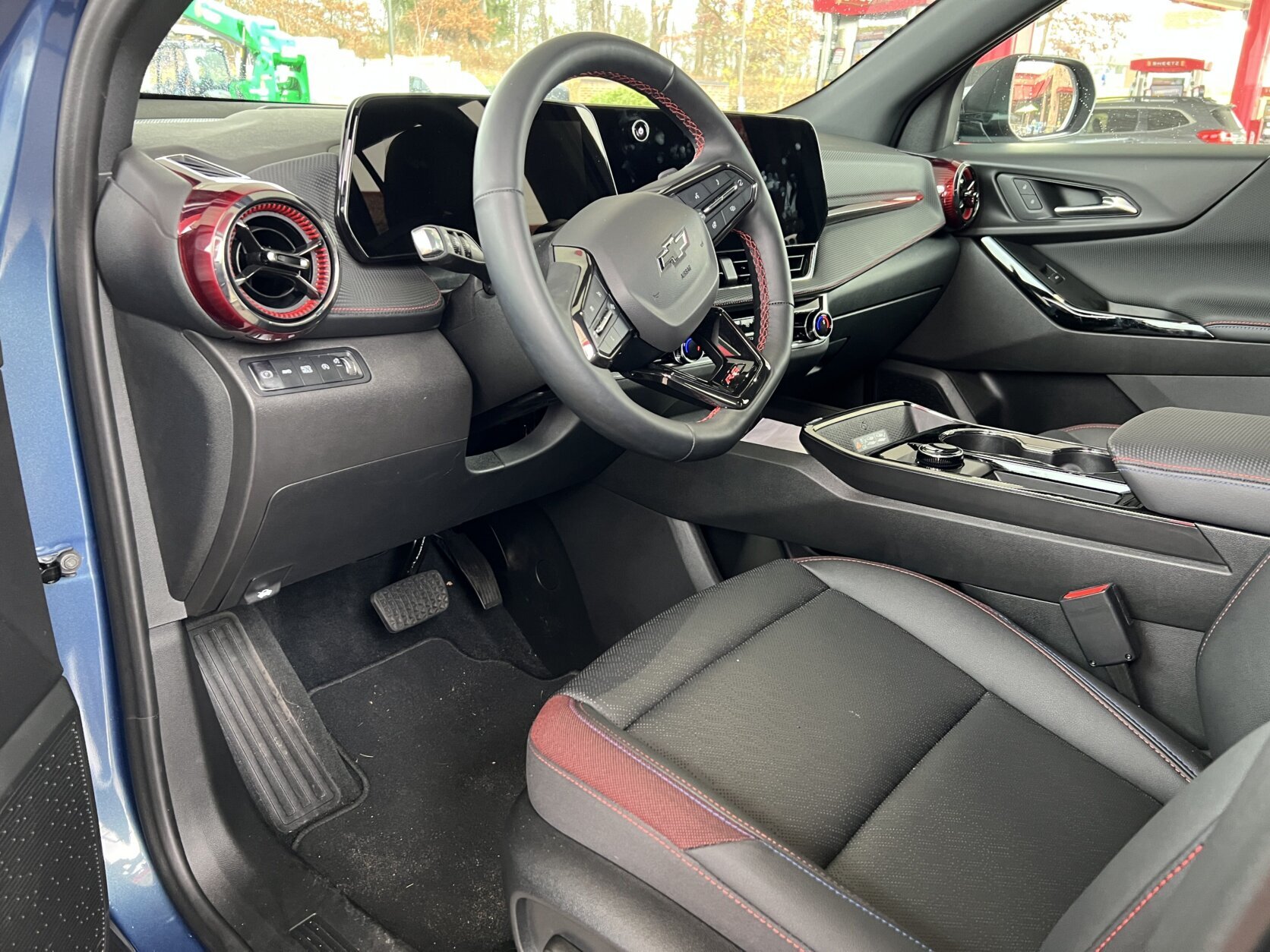 Interior of the 2025 Chevrolet Equinox RS