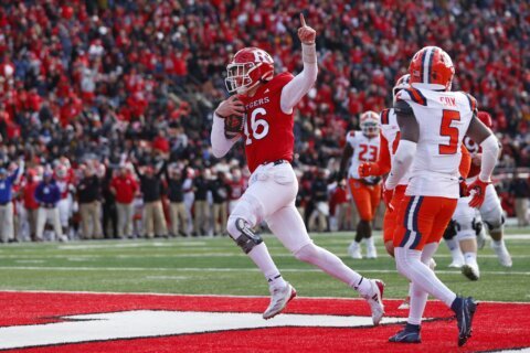 No. 24 Illinois stuns Rutgers on Bryant’s 40-yard TD reception with 4 seconds left