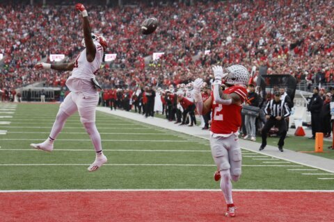 No. 2 Ohio State takes control in the 2nd half and runs over No. 5 Indiana 38-15