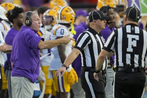 LSU coach Brian Kelly screams at one player and gets yelled at by another in loss at Florida