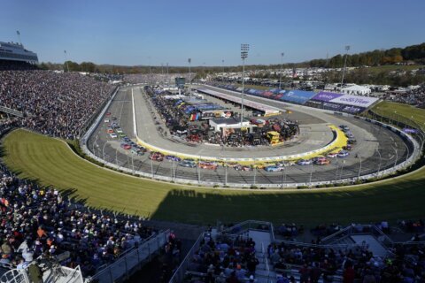 Blaney gets shot at back-to-back NASCAR titles after controversial finish at Martinsville Speedway