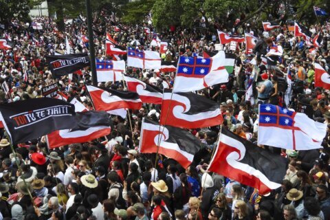 35,000 crowd New Zealand’s Parliament grounds in support of Māori rights