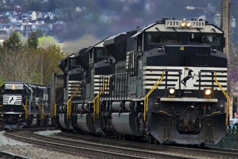 Norfolk Southern makes deal with investors to prevent another fight for control of the railroad