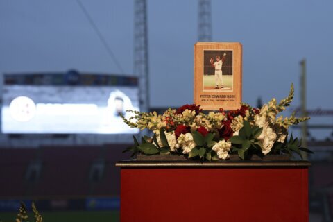 Reds honor Pete Rose with a 14-hour visitation at Great American Ball Park