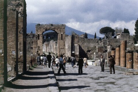 Pompeii archaeological park sets daily visitors’ limit to combat over-tourism